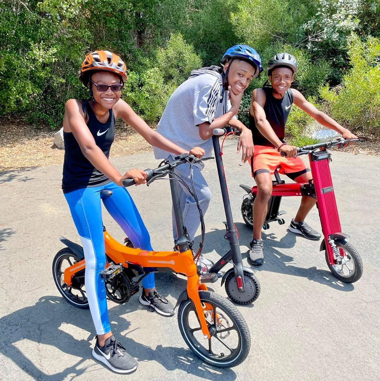 kids ride on electric bikes
